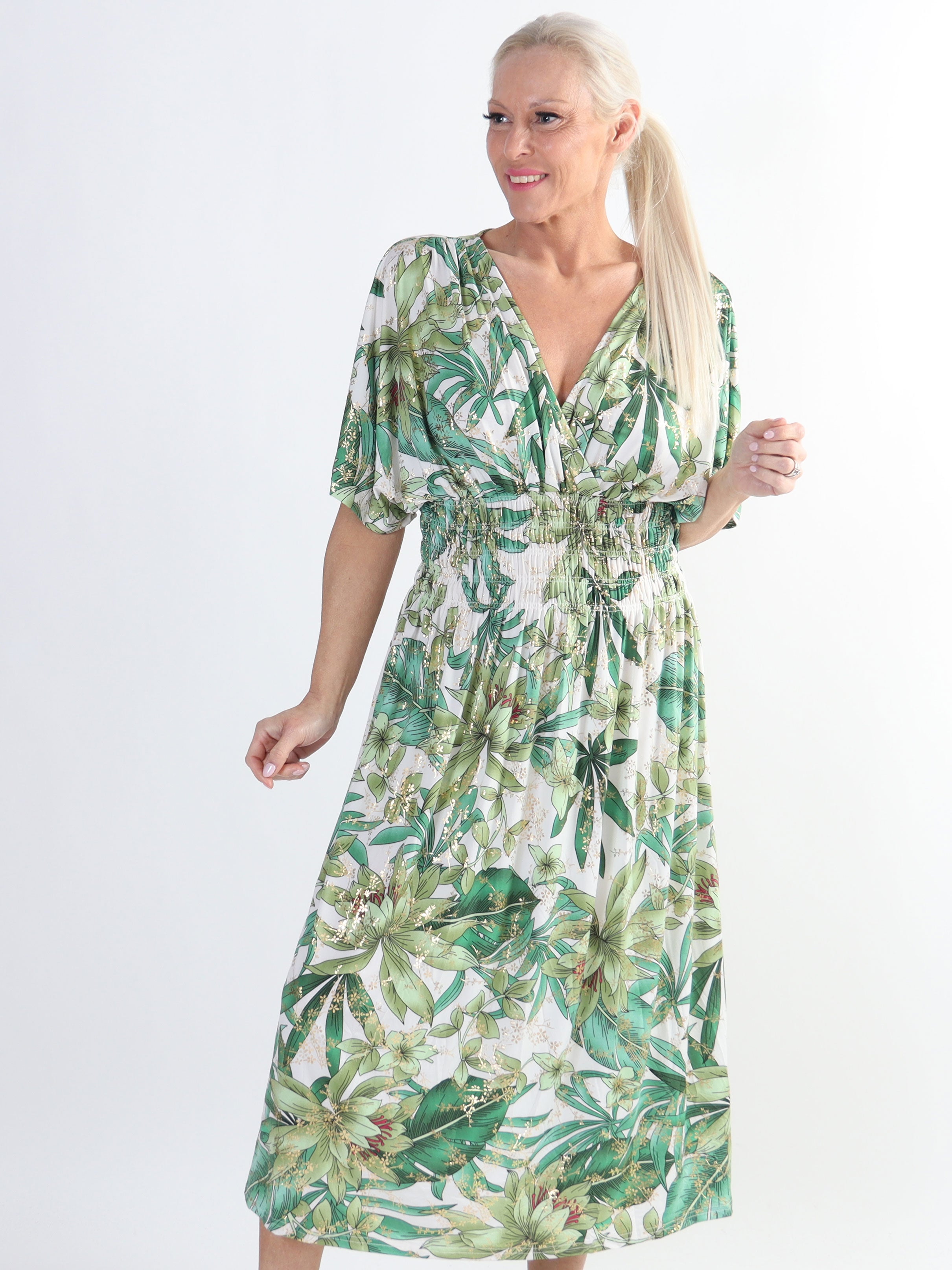 Pams Midi - Elastisk blomstret plus size kjole i krølfrit stof